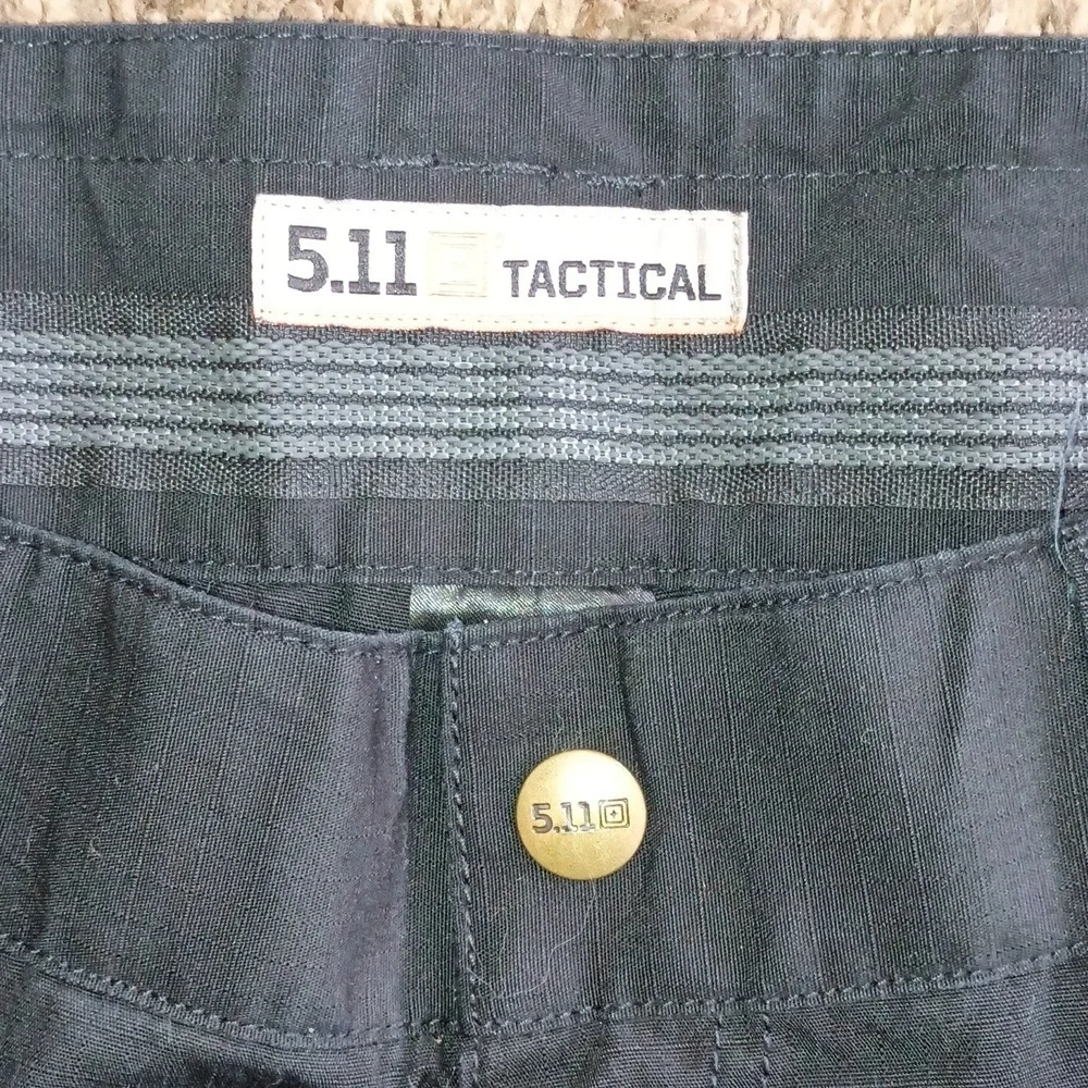 Men's Black 5.11 Tactical Pants Size 34x32